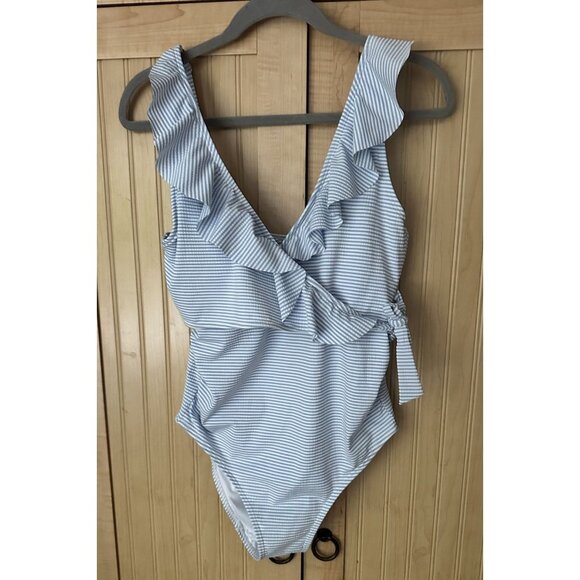 Kindred Bravely Ruffle Wrap Maternity & Nursing One Piece Swimsuit Size S Womens - Picture 2 of 5